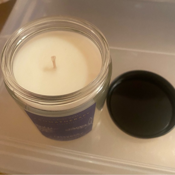 Bath and Body Works Aromatherapy Sleep Candle - Picture 2 of 3